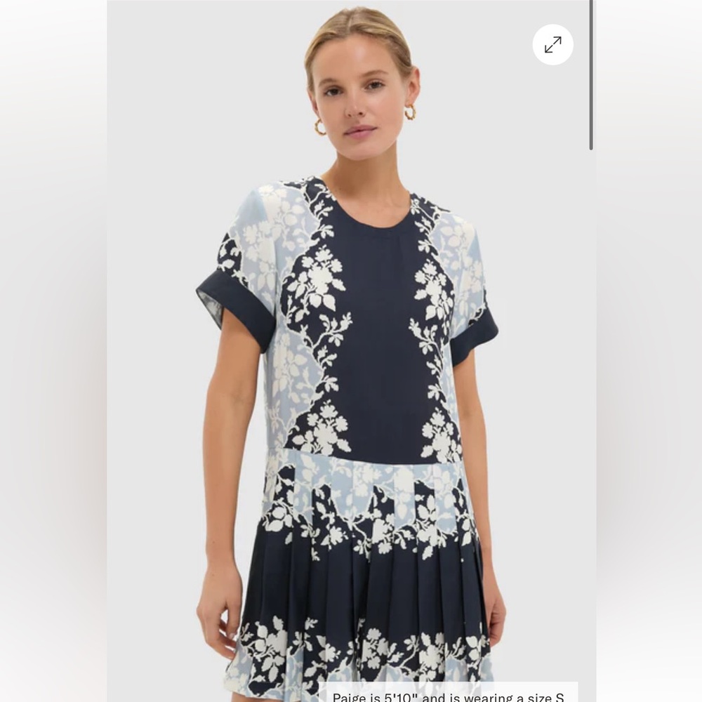 Tuckernuck Navy and Light Blue Floral Short-Sleeve Pleated Dress - Picture 2 of 9